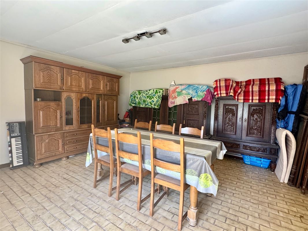 MAISON A RÉNOVER AU CALME avec JARDIN et 2 GARAGES!