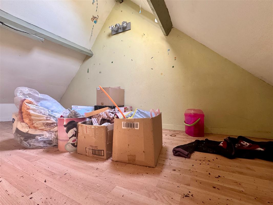 TE RENOVEREN WONING in het hart van LE PAYS DES COLLINES!