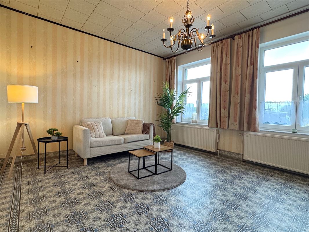 TE RENOVEREN WONING MET 4 SLPKS EN TUIN