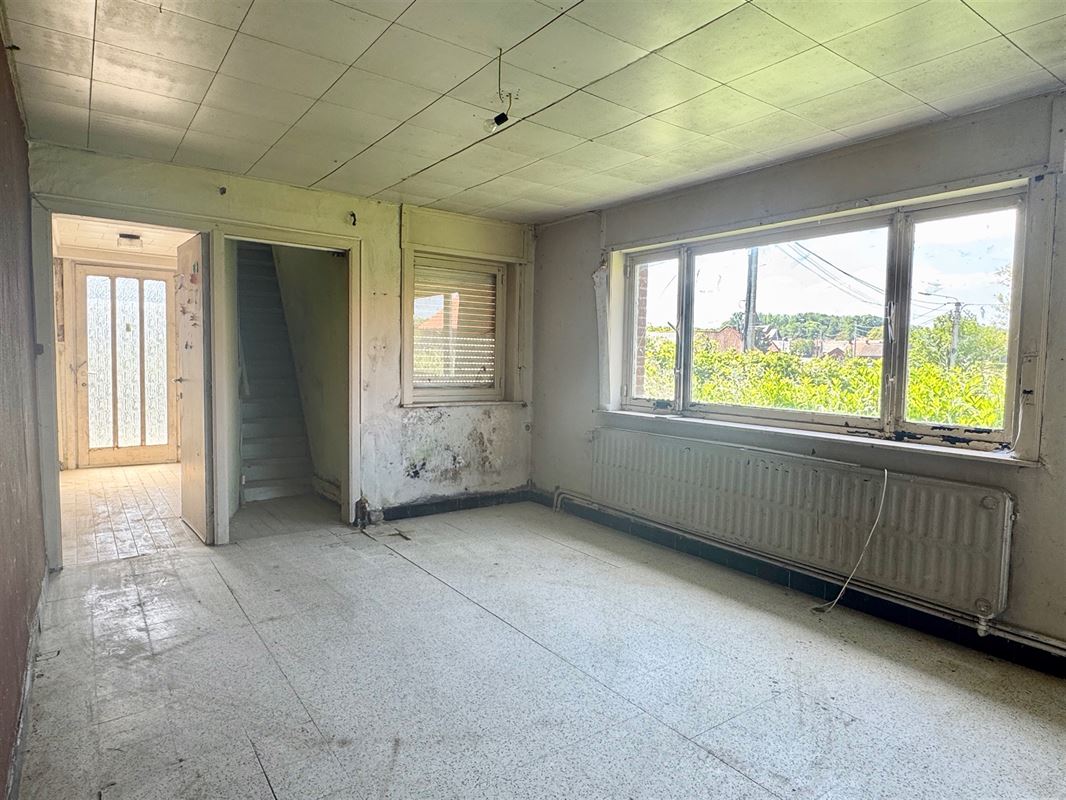 TE RENOVEREN WONING in het hart van LE PAYS DES COLLINES!