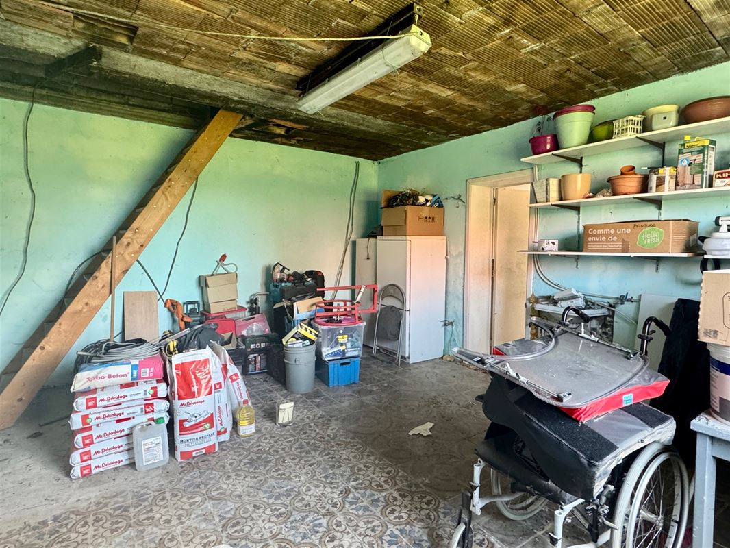 MAISON A RÉNOVER AU CALME avec JARDIN et 2 GARAGES!