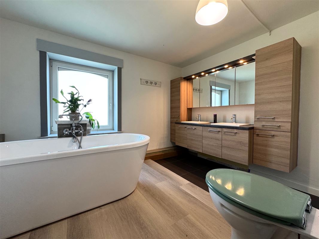 BELLE MAISON 3 FAÇADES AVEC VUE DÉGAGÉE - PEB C!
