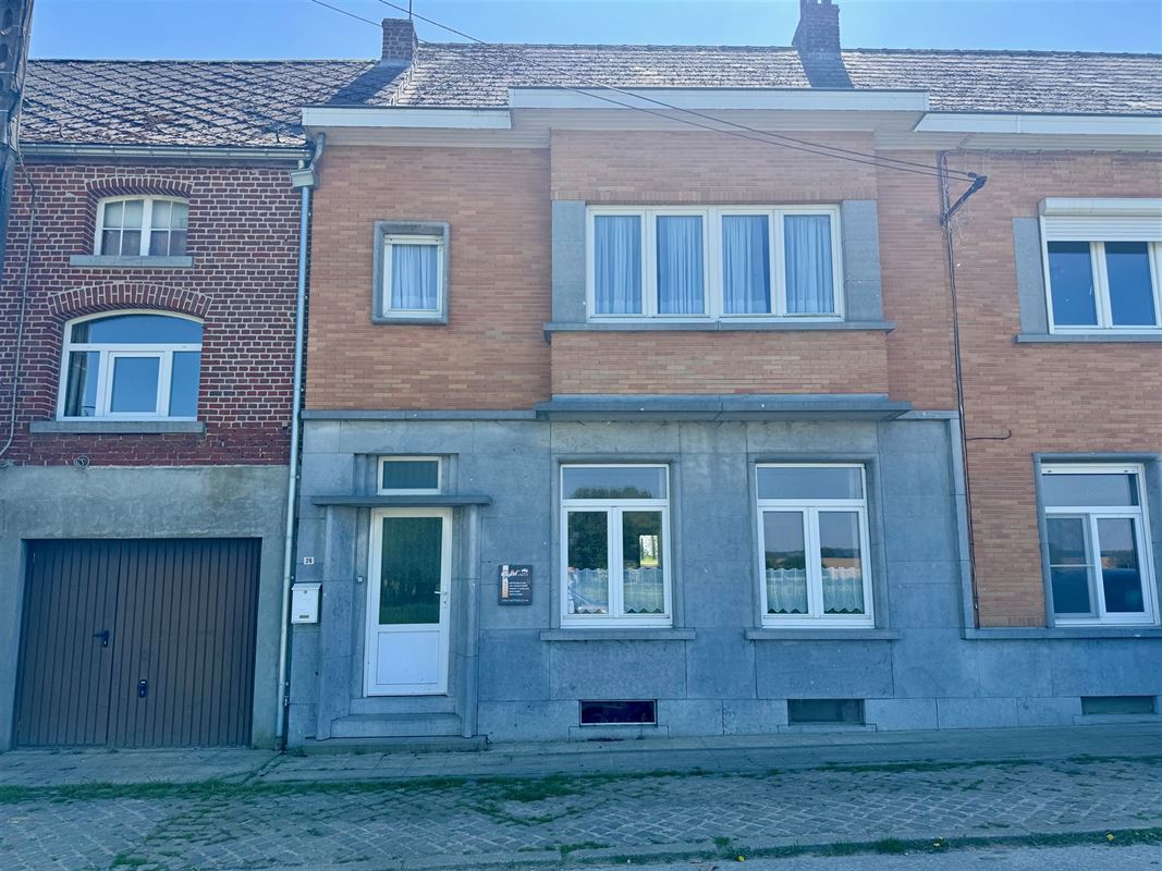 TE RENOVEREN WONING MET 4 SLPKS EN TUIN