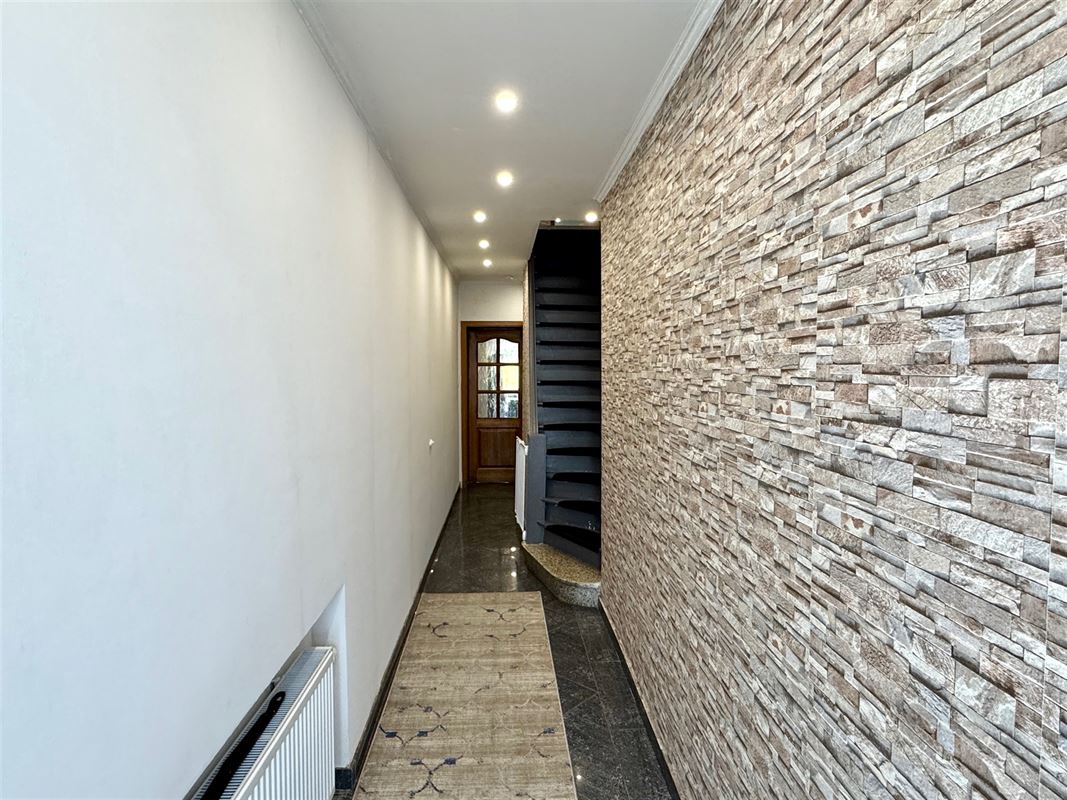CHARMANTE MAISON 5 CHAMBRES AVEC JARDIN ET GARAGE!