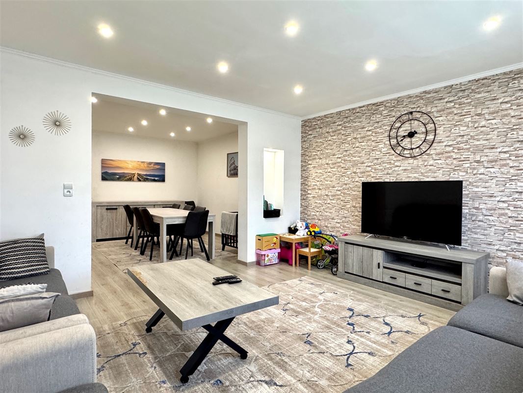 CHARMANTE MAISON 5 CHAMBRES AVEC JARDIN ET GARAGE!