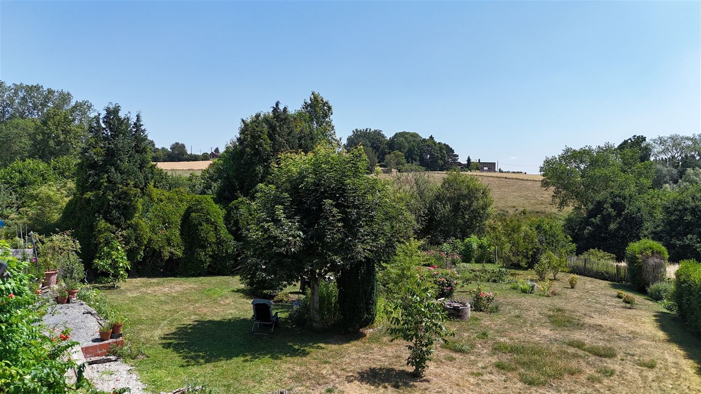 HOEVE MET PRACHTIGE TUIN EN VRIJ UITZICHT!