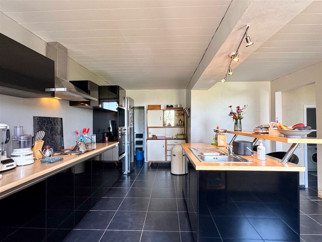 HOEVE MET PRACHTIGE TUIN EN VRIJ UITZICHT!