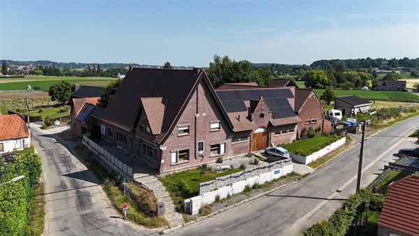 UITZONDERLIJKE HOEVE – 850 m² BEWOONBARE OPPERVLAKTE!