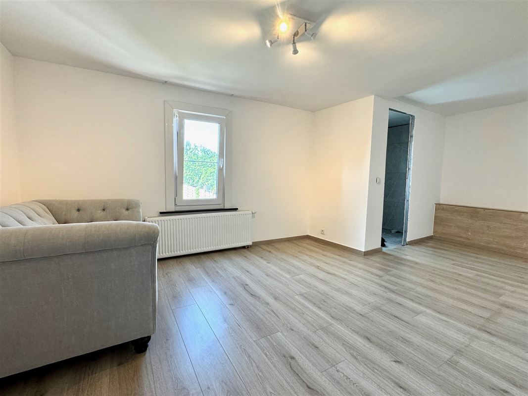 CHARMANTE MAISON 5 CHAMBRES AVEC JARDIN ET GARAGE!