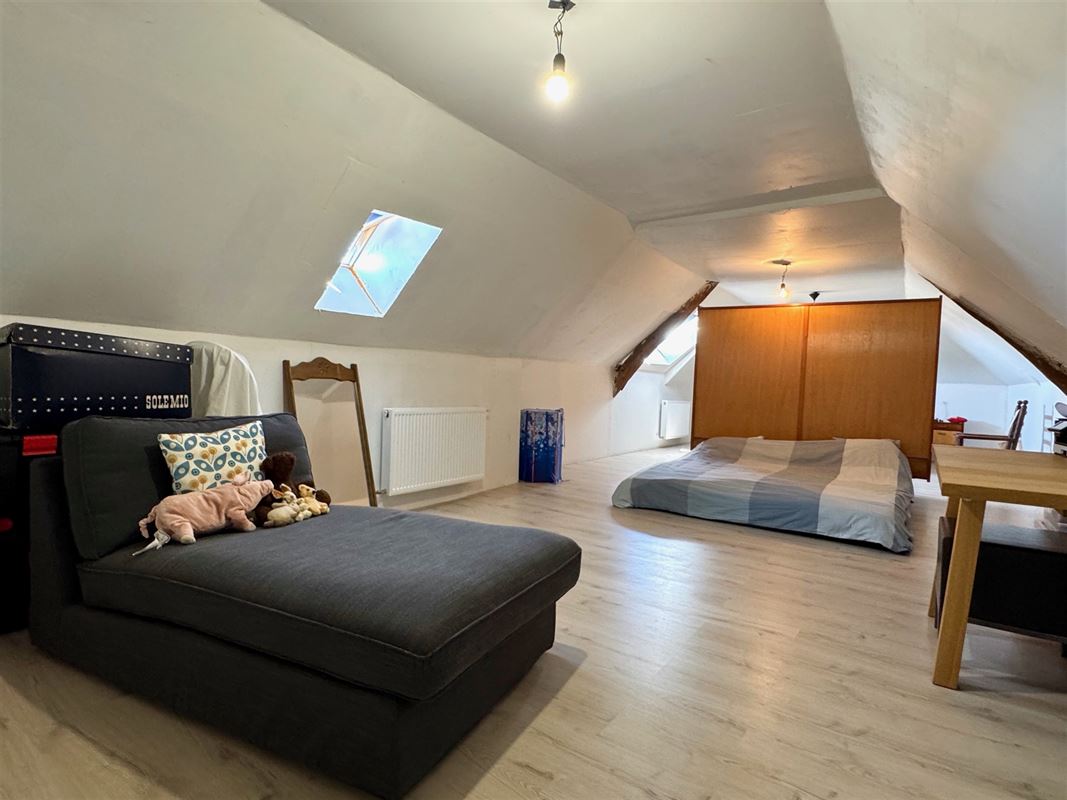 HOEVE MET PRACHTIGE TUIN EN VRIJ UITZICHT!