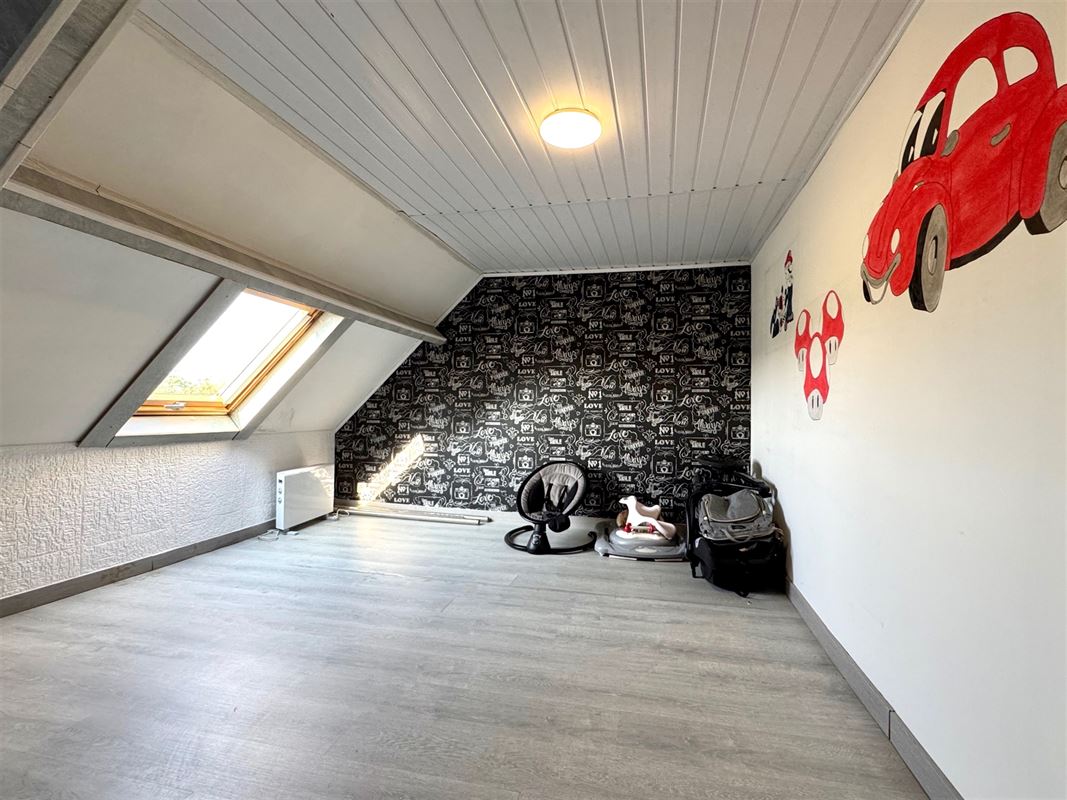 CHARMANTE MAISON 5 CHAMBRES AVEC JARDIN ET GARAGE!