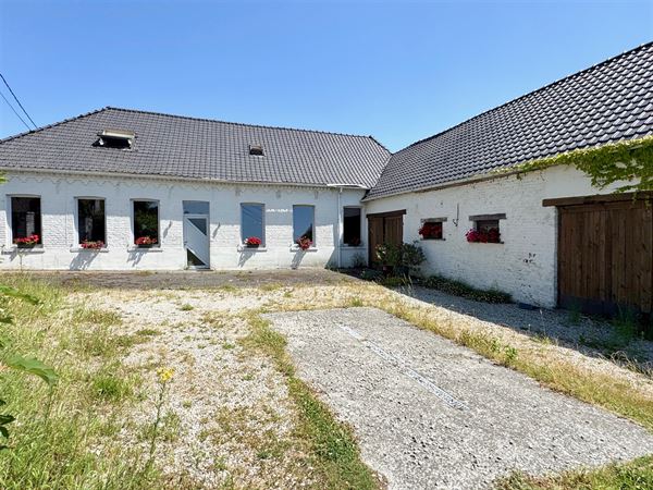 FERMETTE AVEC MAGNIFIQUE JARDIN ET VUE DÉGAGÉE !