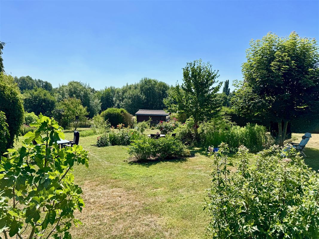 HOEVE MET PRACHTIGE TUIN EN VRIJ UITZICHT!