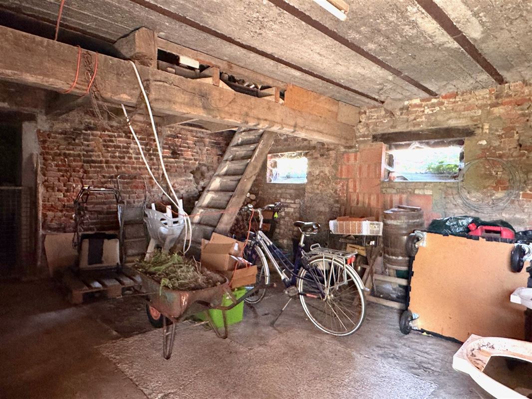 HOEVE MET PRACHTIGE TUIN EN VRIJ UITZICHT!