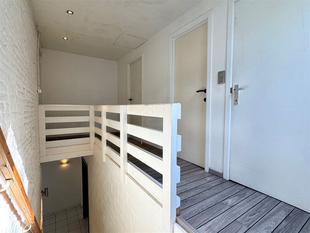 UNIEK GELEGEN TE RENOVEREN HOEVE!