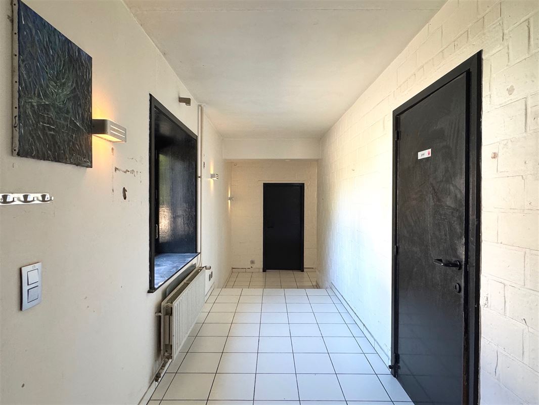 UNIEK GELEGEN TE RENOVEREN HOEVE!