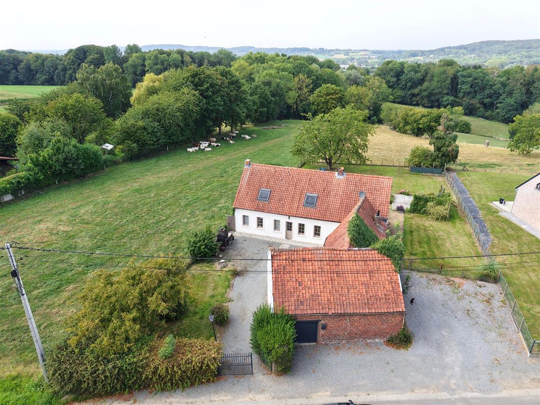 FERMETTE MET PRACHTIGE TUIN EN UITZICHT!