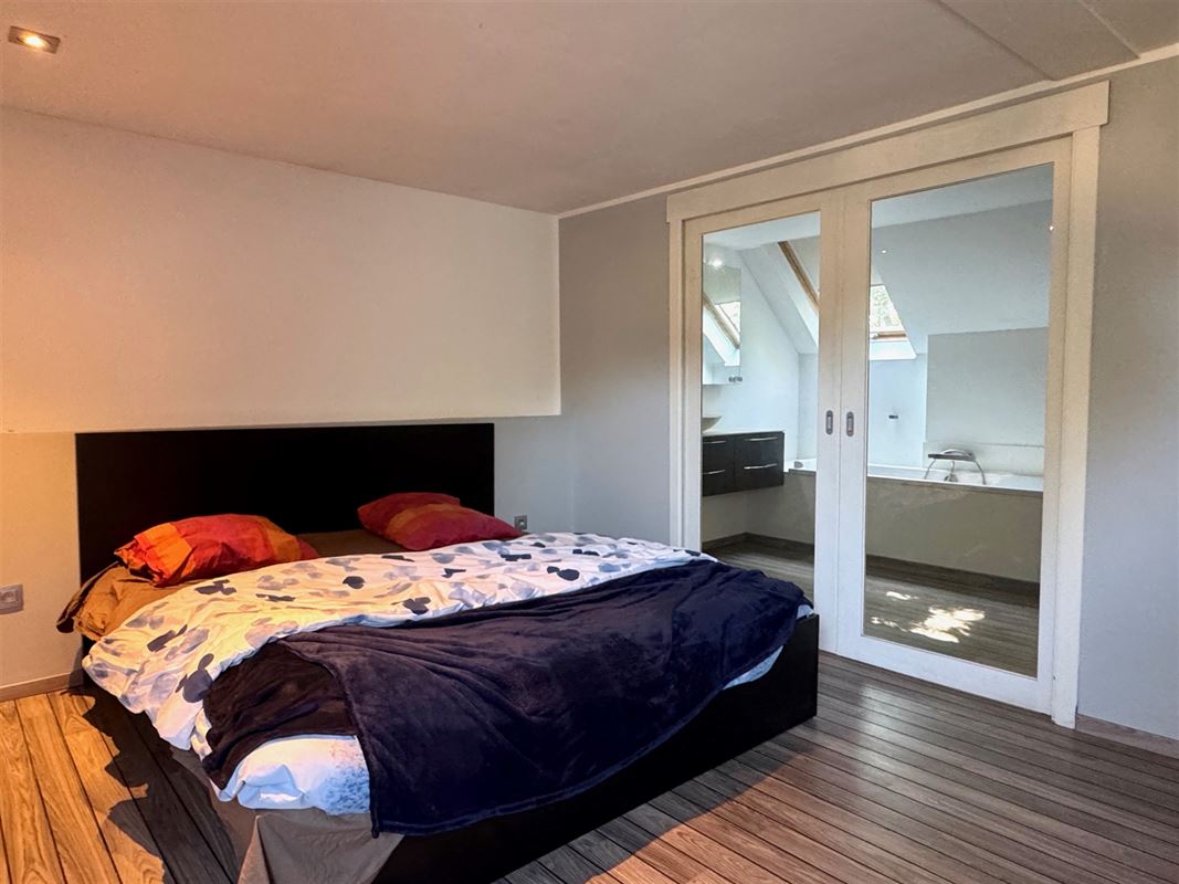 UNIEK GELEGEN TE RENOVEREN HOEVE!