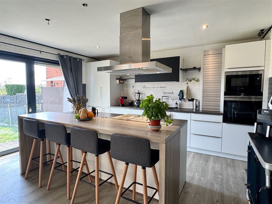 MAISON SPACIEUSE AVEC 3 CHAMBRES, GARAGE ET JARDIN!