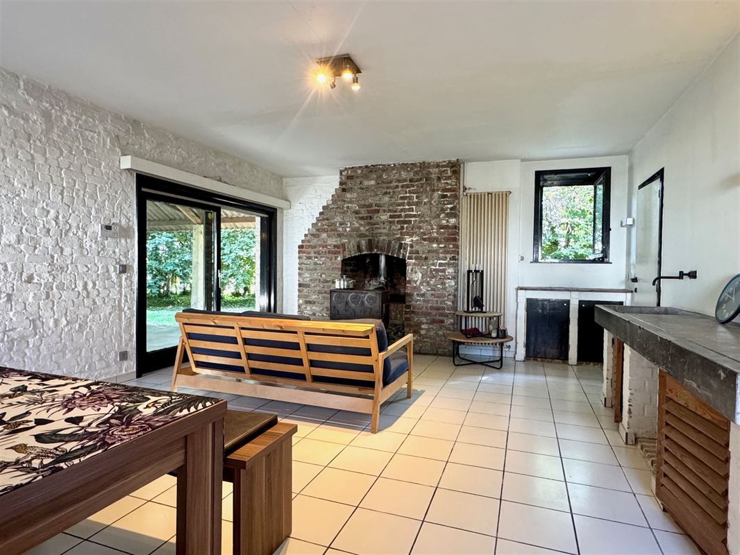 UNIEK GELEGEN TE RENOVEREN HOEVE!