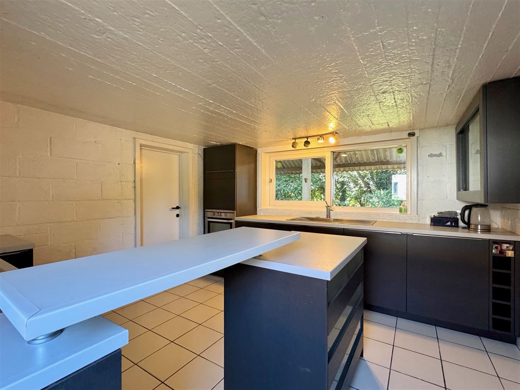 UNIEK GELEGEN TE RENOVEREN HOEVE!
