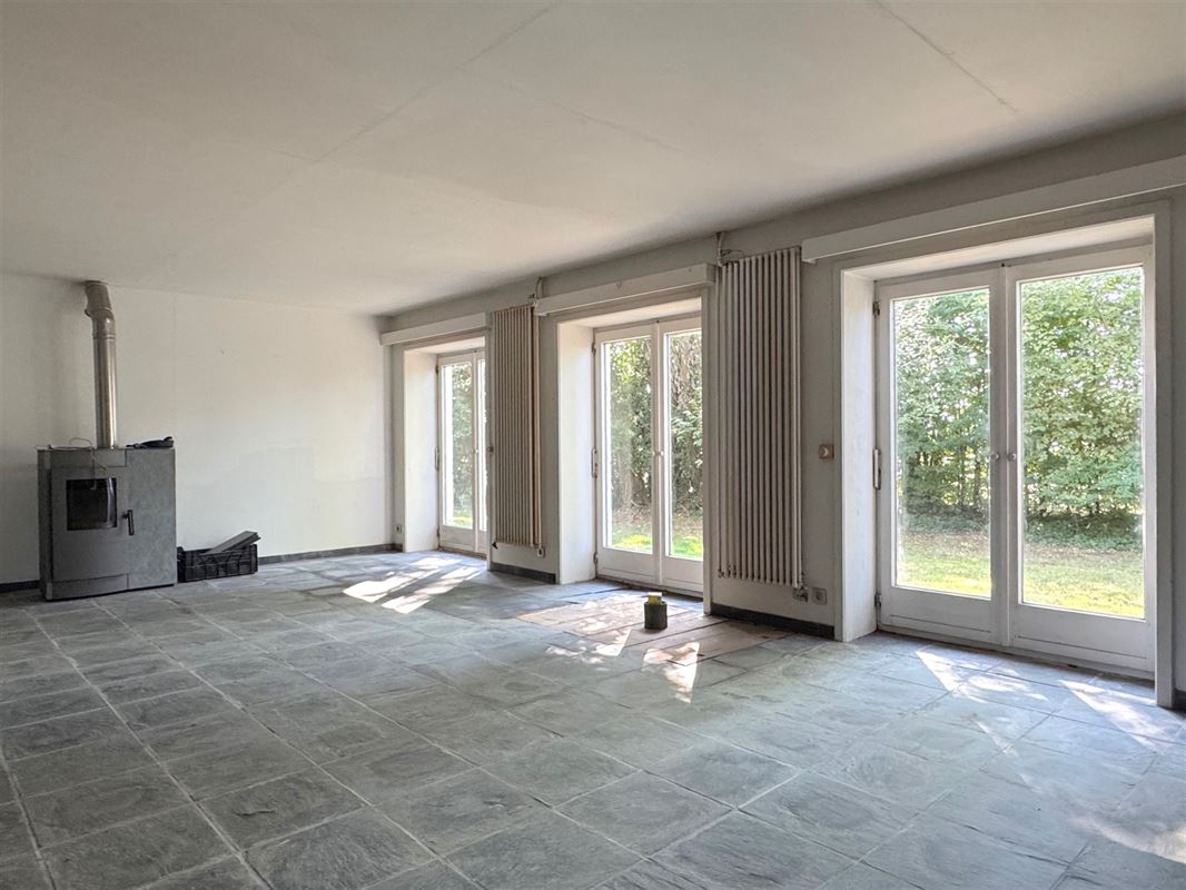 UNIEK GELEGEN TE RENOVEREN HOEVE!