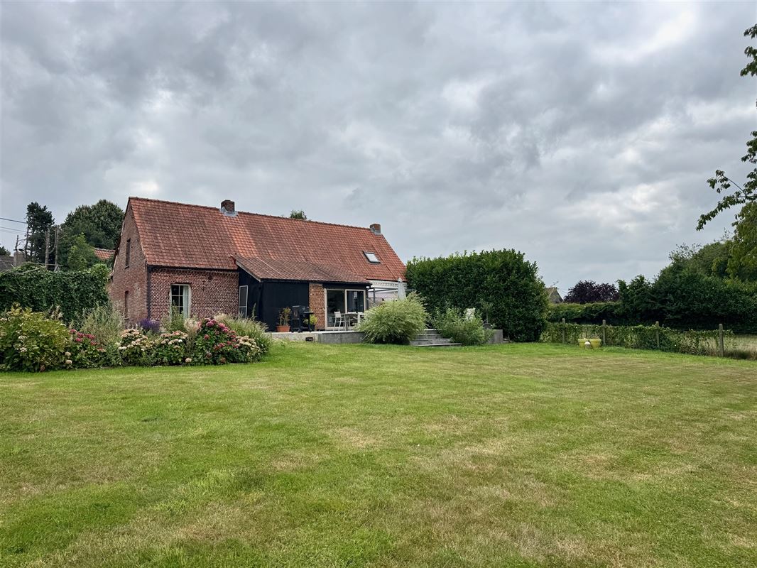 FERMETTE MET PRACHTIGE TUIN EN UITZICHT!