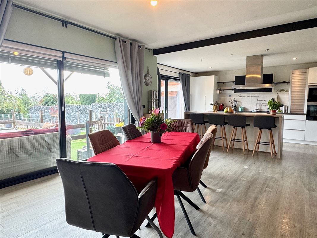 MAISON SPACIEUSE AVEC 3 CHAMBRES, GARAGE ET JARDIN!