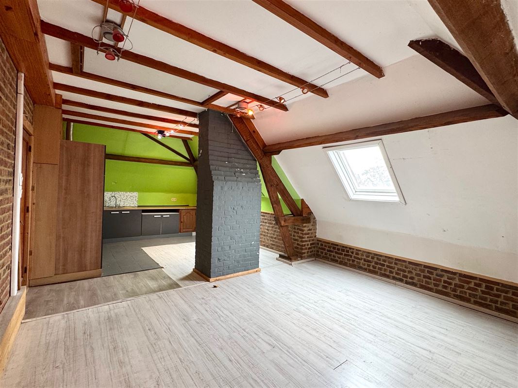 MAISON 4 FAÇADES AVEC 4 CHBRE, JARDIN ET PANNEAUX SOLAIRES!