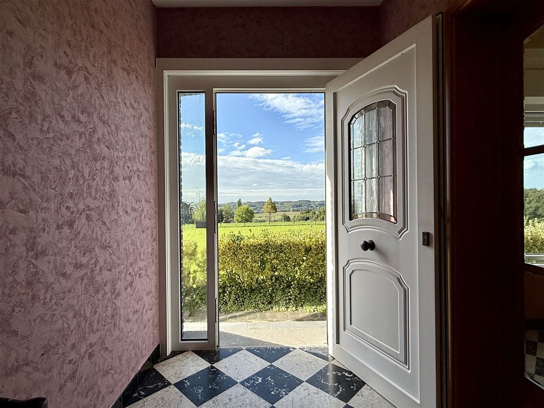  Maison 4 façades - vue imprenable près du bois de la Houppe