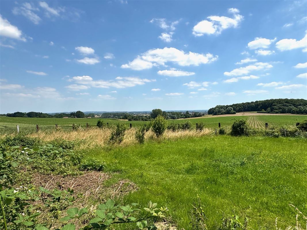 Prachtig MAGAZIJN/OPSLAGRUIMTE van +/- 1.800m2!!