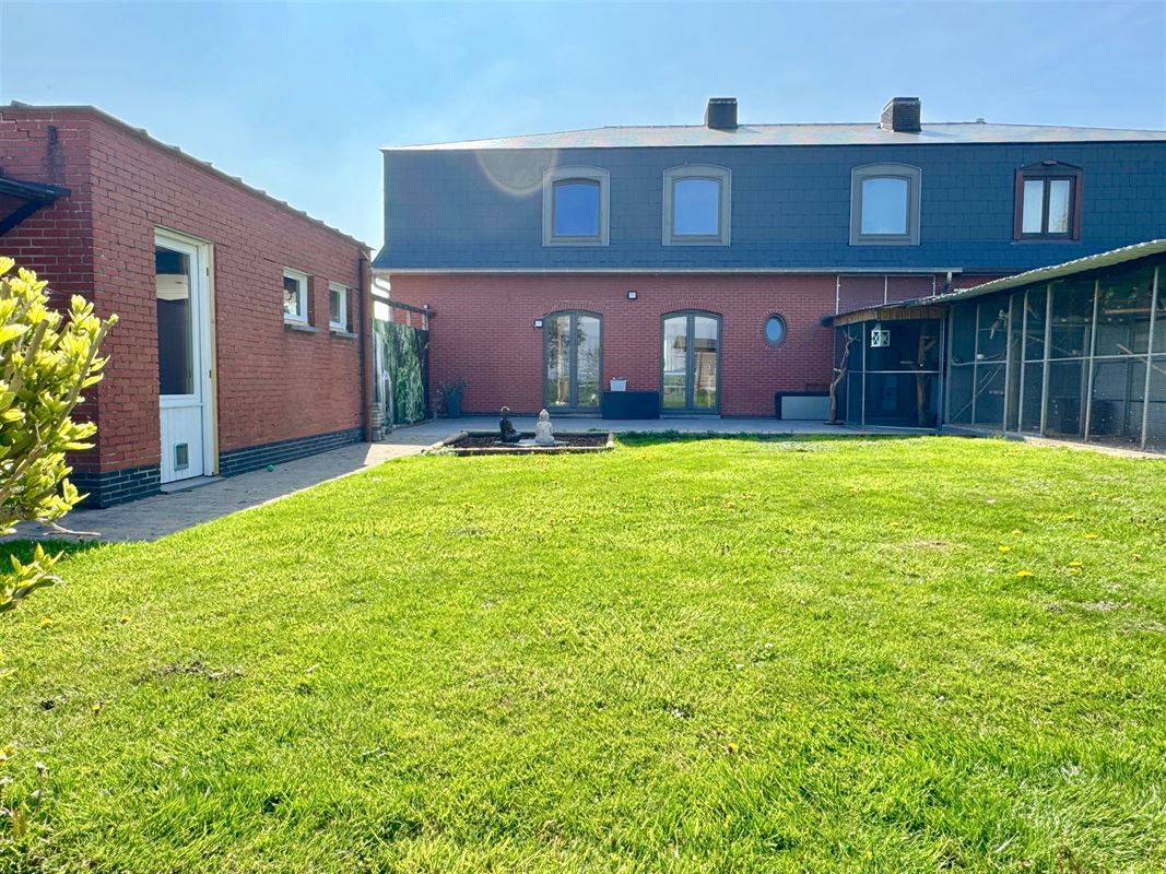 MOOIE HALFOPEN BEBOUWING MET OPEN UITZICHT – EPC C!