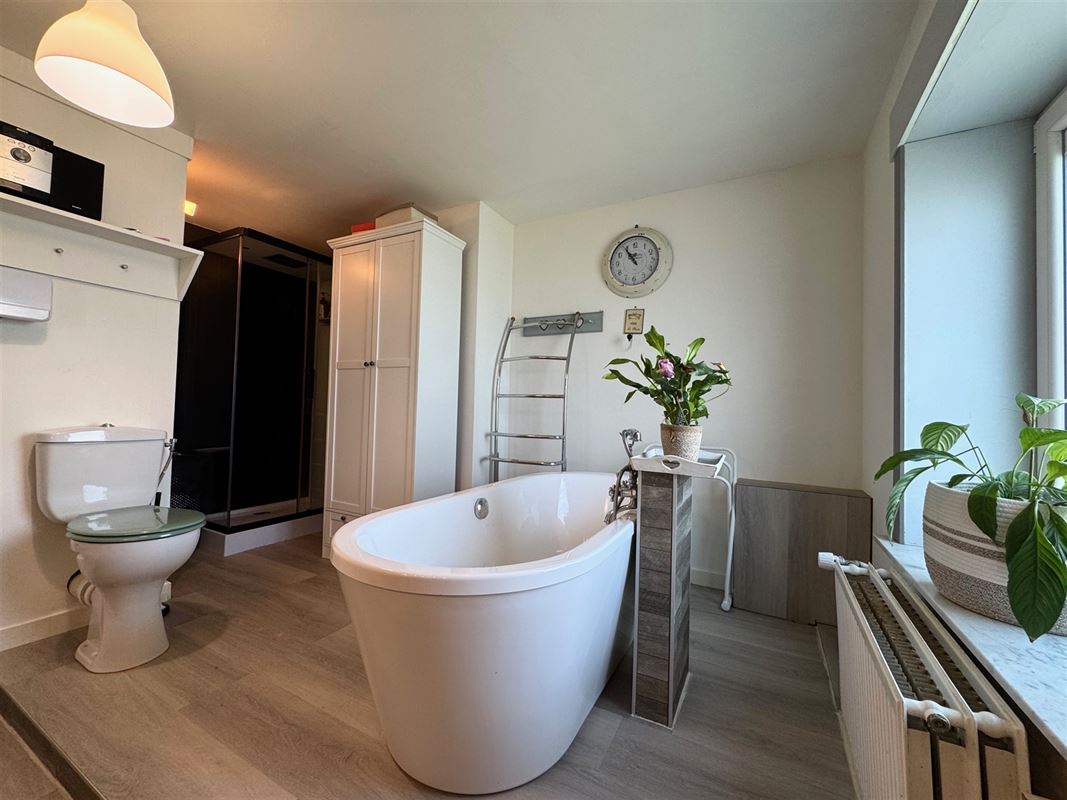 MOOIE HALFOPEN BEBOUWING MET OPEN UITZICHT – EPC C!