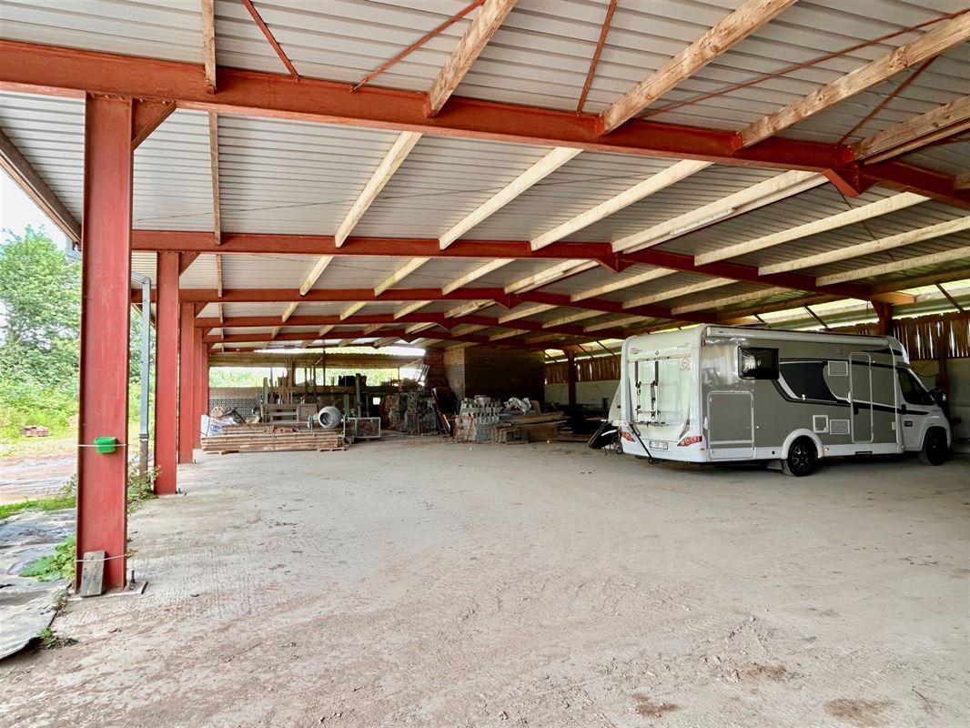 Prachtig MAGAZIJN/OPSLAGRUIMTE van +/- 1.800m2!!