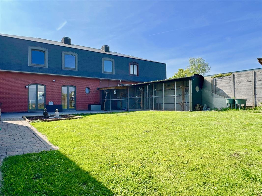 MOOIE HALFOPEN BEBOUWING MET OPEN UITZICHT – EPC C!