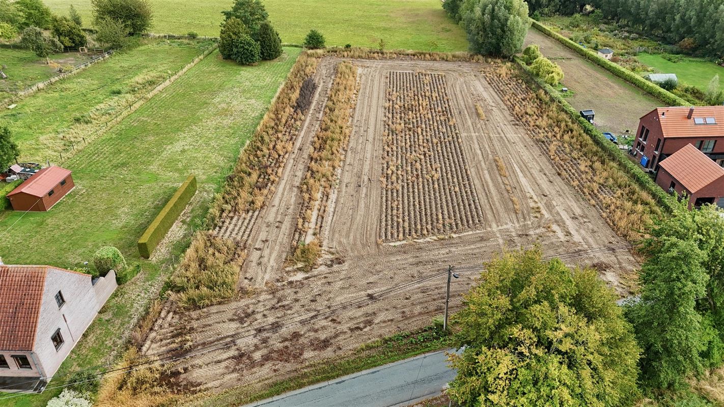BEAU TERRAIN A BÂTIR de 6.190m2! Idéalement situé!! 