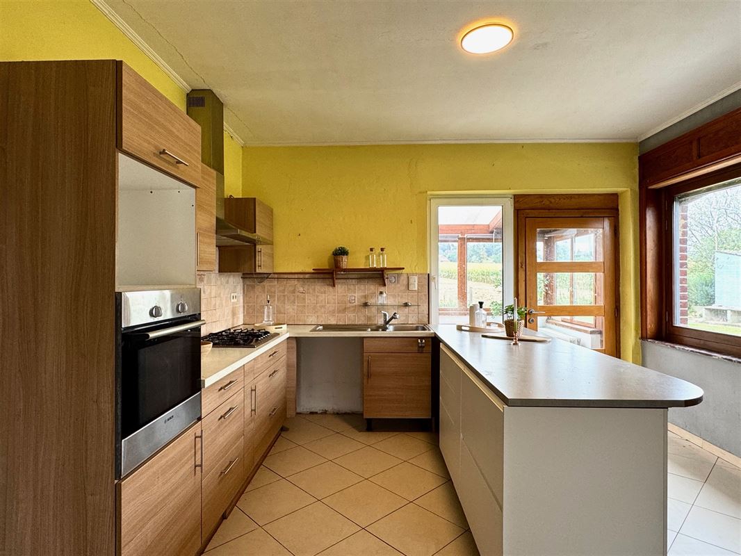 MAISON 4 FAÇADES AVEC 4 CHBRE, JARDIN ET PANNEAUX SOLAIRES!