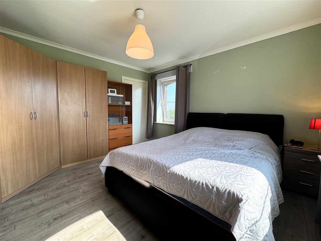 MOOIE HALFOPEN BEBOUWING MET OPEN UITZICHT – EPC C!