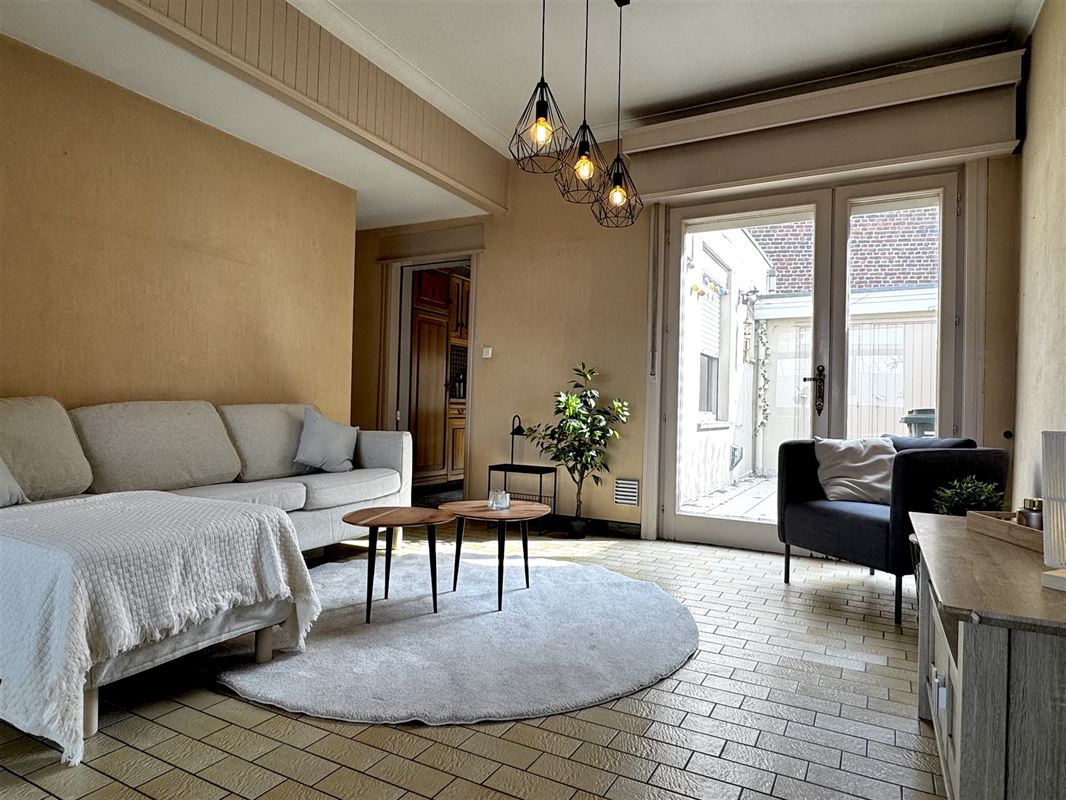 Spacieuse maison bien située avec jardin de ville.