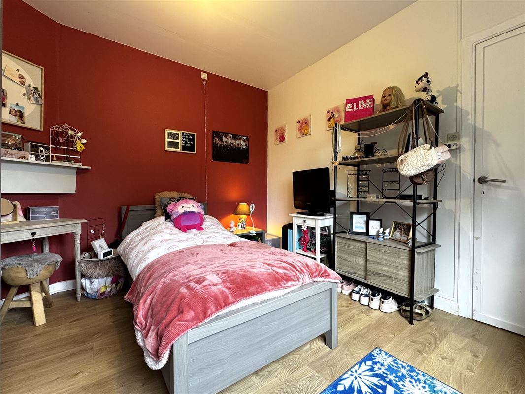 Spacieuse maison bien située avec jardin de ville.
