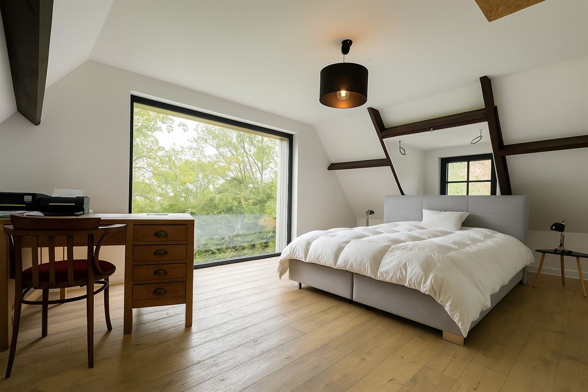 Landhuis gelegen op één van de mooiste locaties van Ronse!