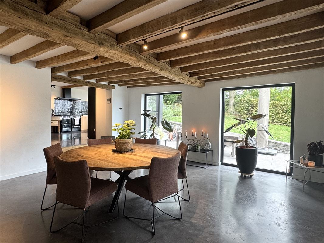 Landhuis gelegen op één van de mooiste locaties van Ronse!