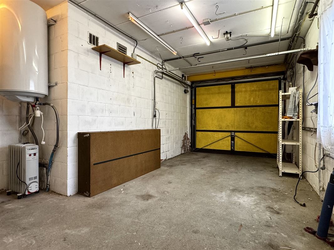 AANGENAME GEZINSWONING MET 4SLKS, TUIN EN GARAGE