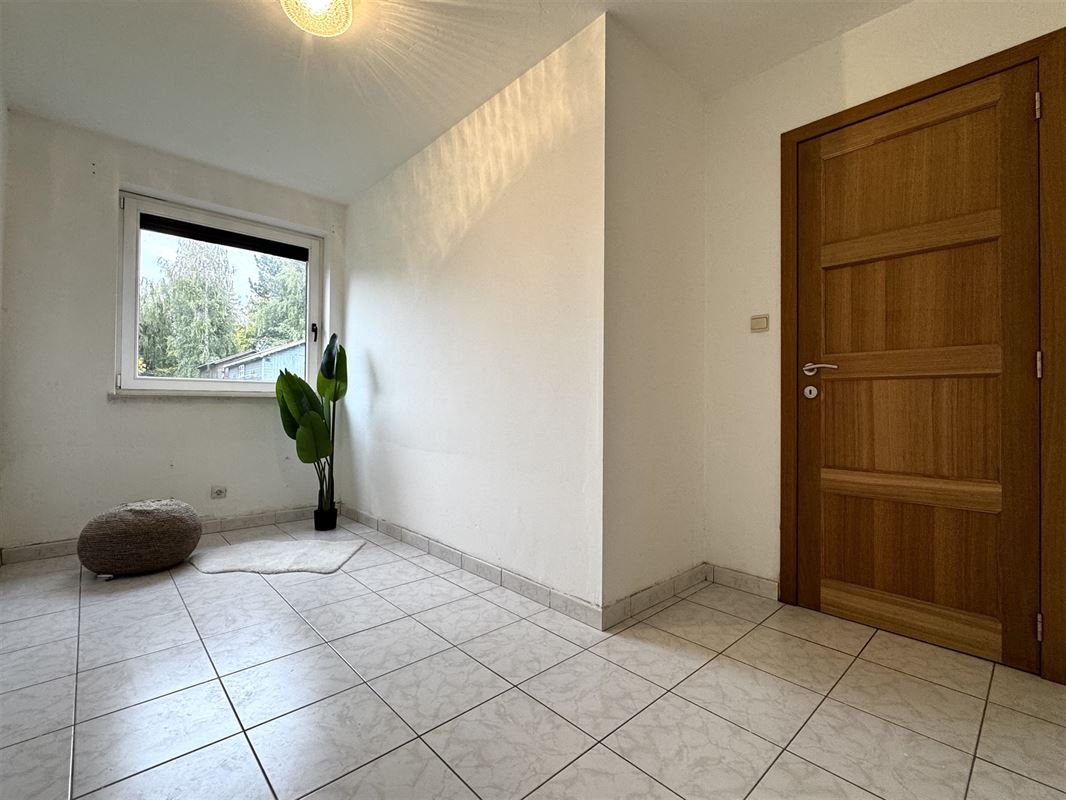 AANGENAME GEZINSWONING MET 4SLKS, TUIN EN GARAGE