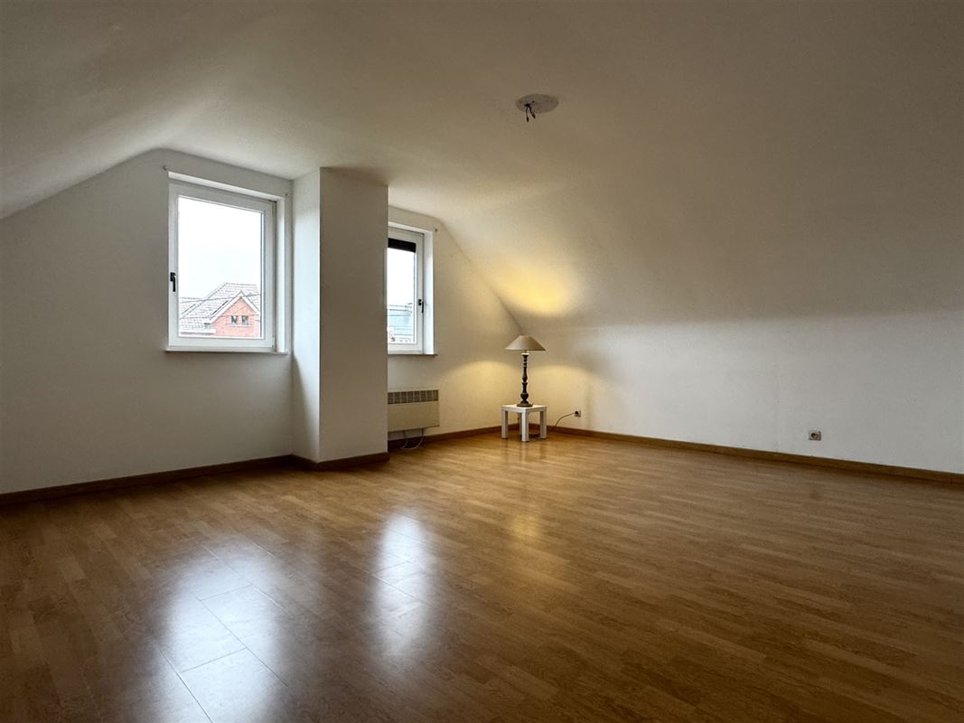 AANGENAME GEZINSWONING MET 4SLKS, TUIN EN GARAGE