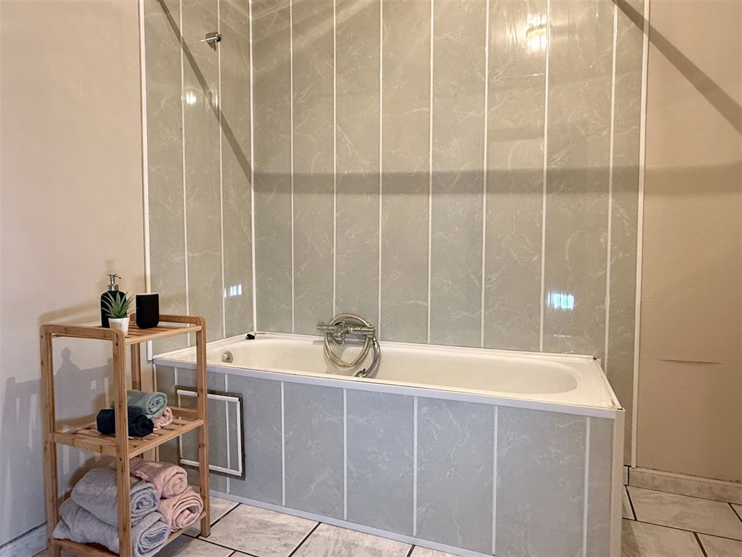 Charmante te renoveren woning met gezellige tuin!