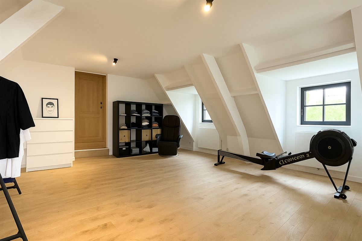 Landhuis gelegen op één van de mooiste locaties van Ronse!