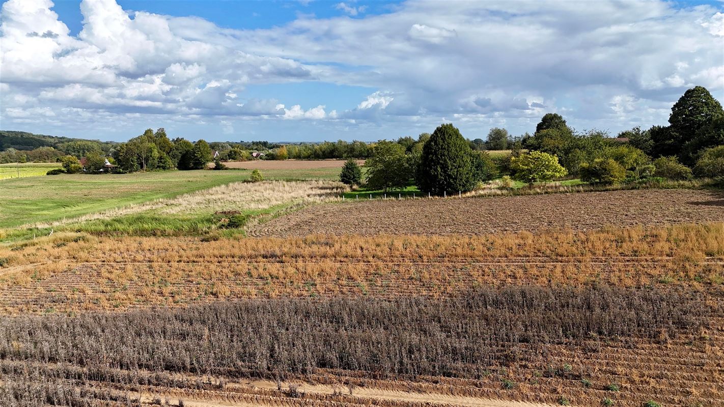 MOOI BOUWGROND van +/- 2.000m2! Ideaal gelegen!!