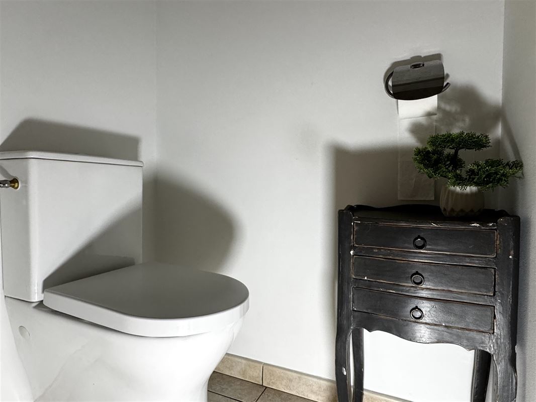 AANGENAME GEZINSWONING MET 4SLKS, TUIN EN GARAGE