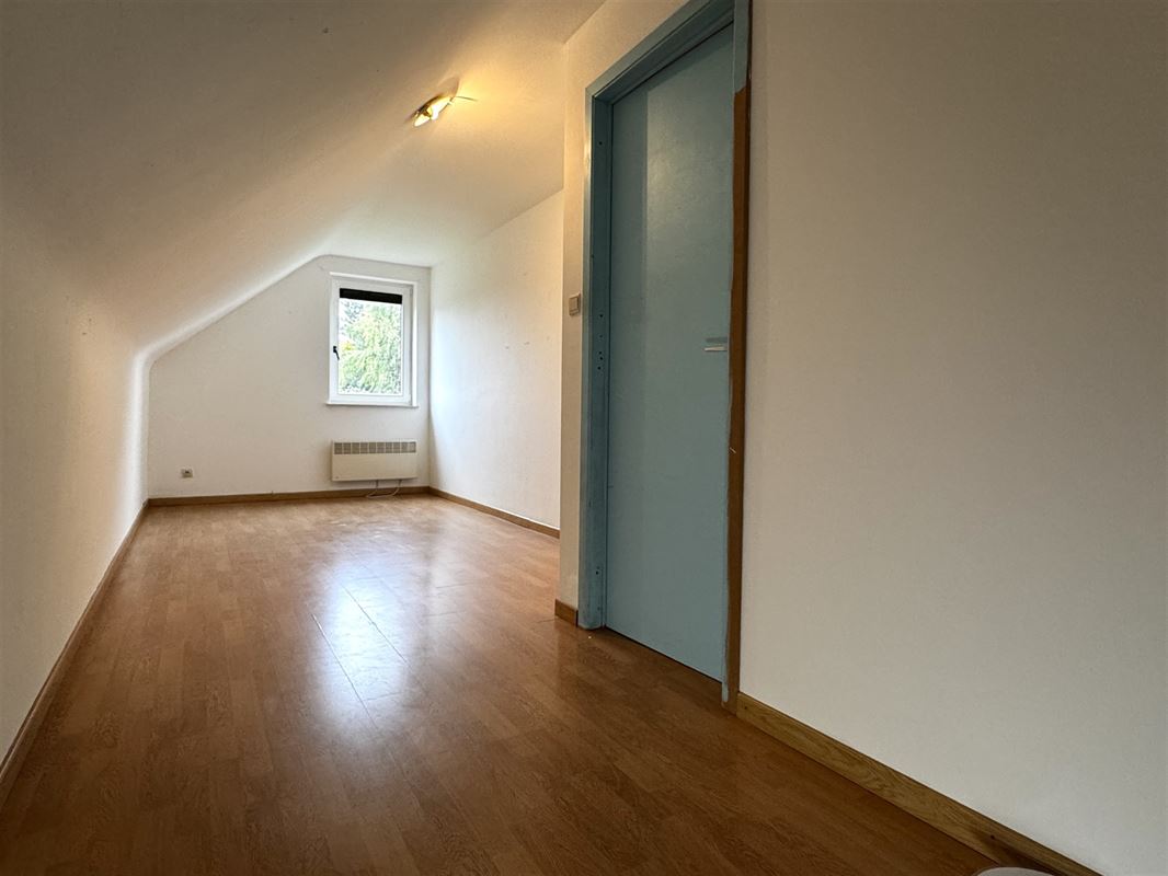 AANGENAME GEZINSWONING MET 4SLKS, TUIN EN GARAGE